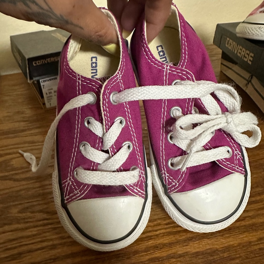 Toddler Converse toddler 7 Fuschia color GUC